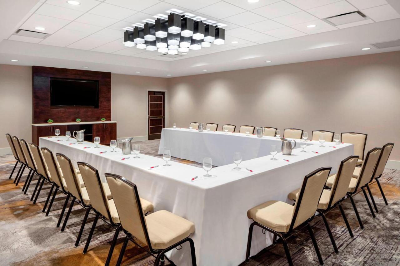 Отель Baton Rouge Marriott Экстерьер фото