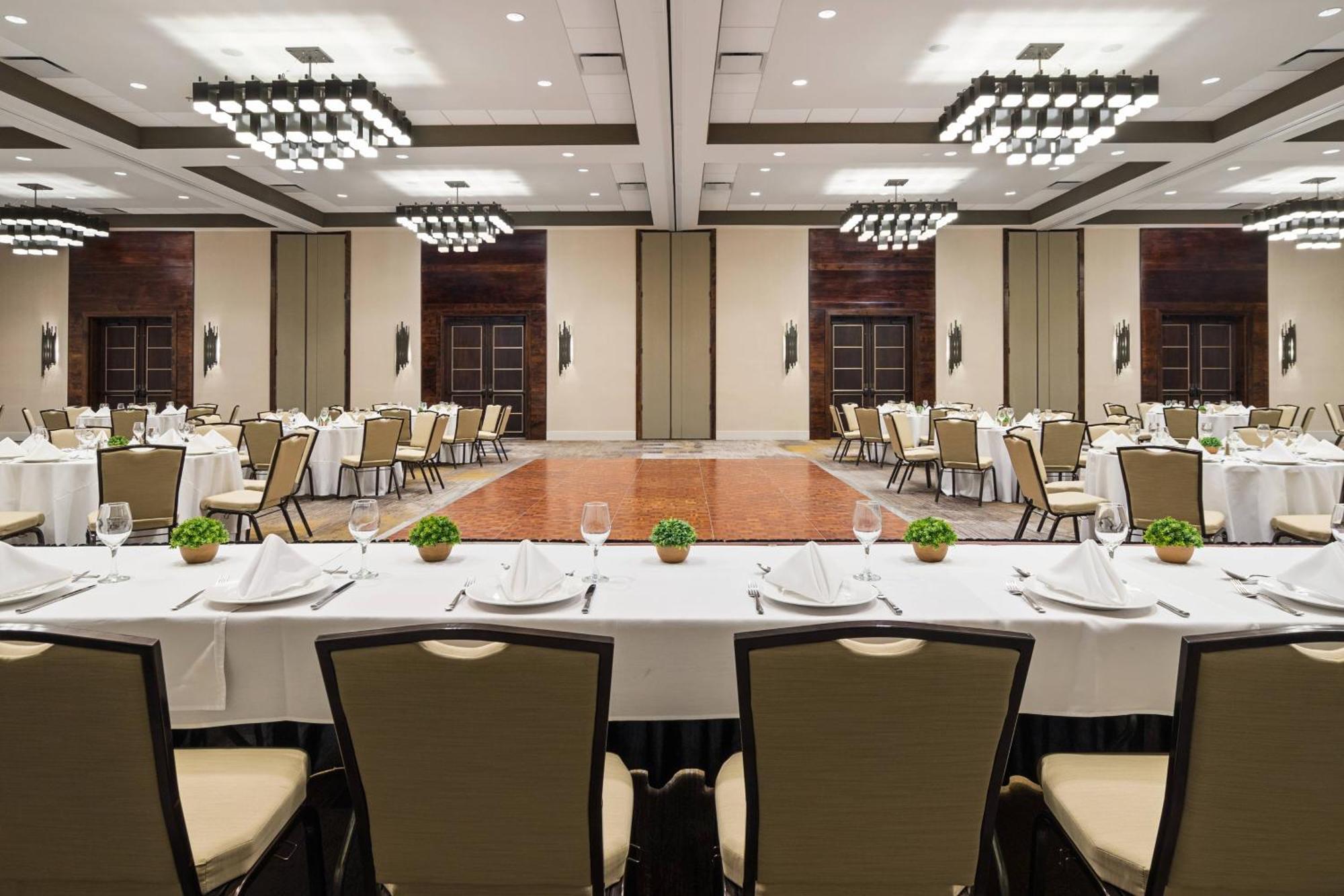 Отель Baton Rouge Marriott Экстерьер фото