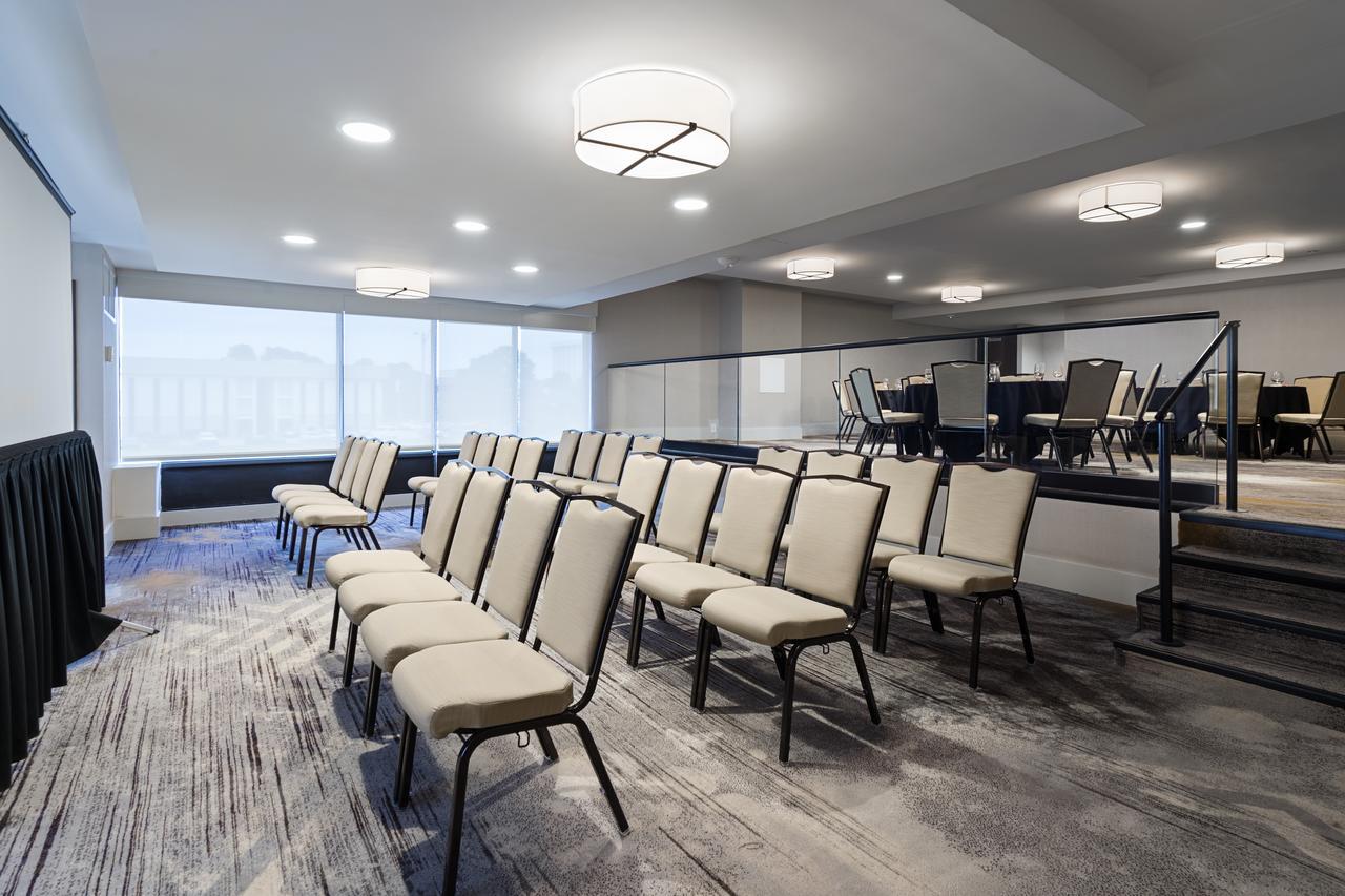 Отель Baton Rouge Marriott Экстерьер фото